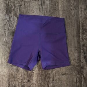 Lululemon Wunder Train 6 Inch Bike Shorts - Purple - Size 10